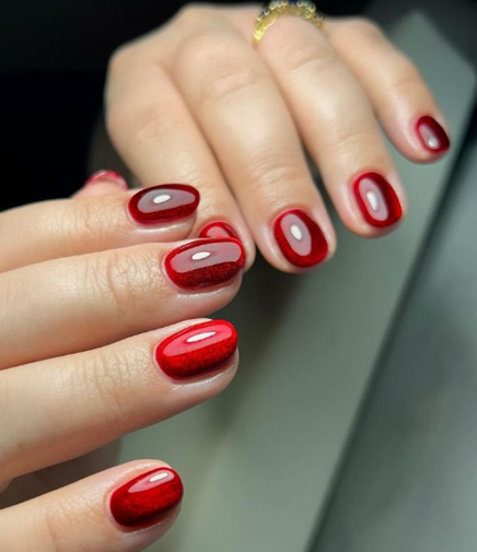 red cat eye nail designs