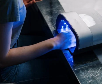 How to Do Ombre Nails at Home