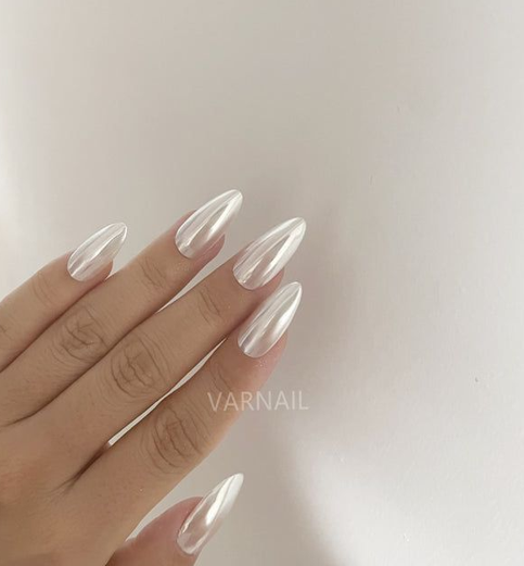 pearlescent nail designs