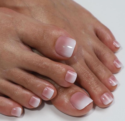 hot girl alert! 14 pink toes