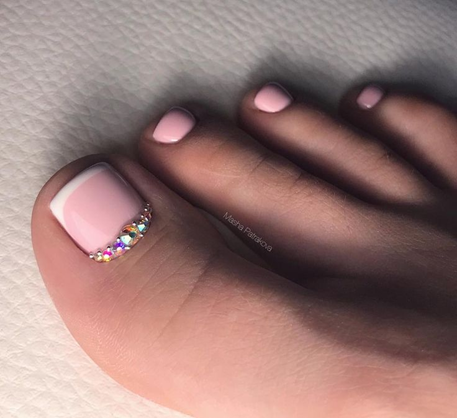 hot girl alert pink toe nails