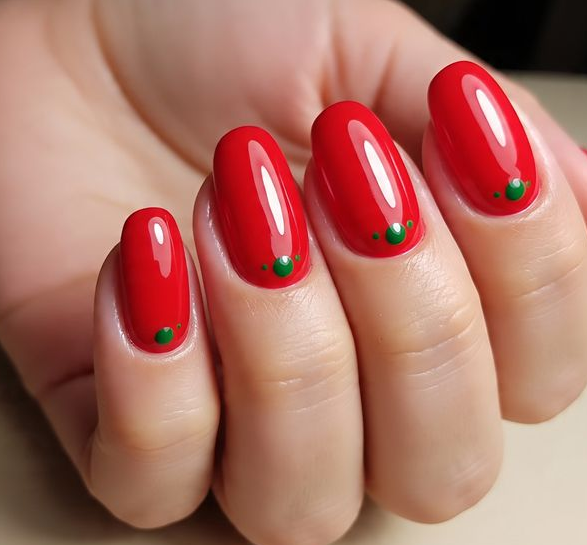 red & green christmas nails