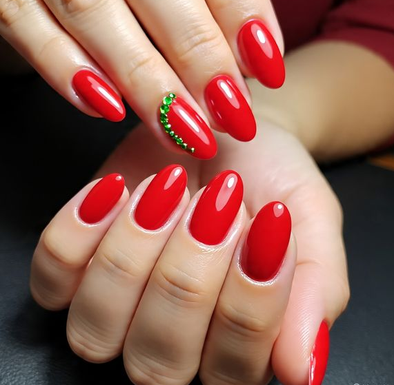 Red & Green Christmas Nails