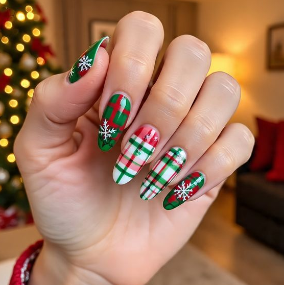 Red & Green Christmas Nails