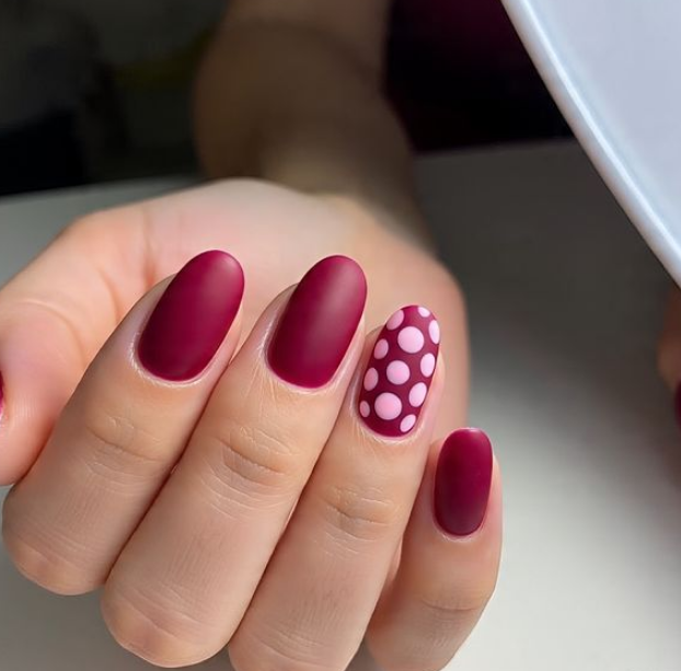 red and pink nails