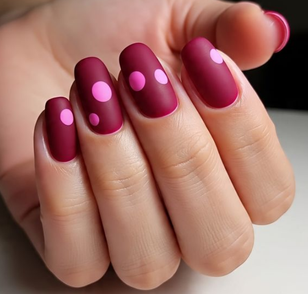 red and pink nails