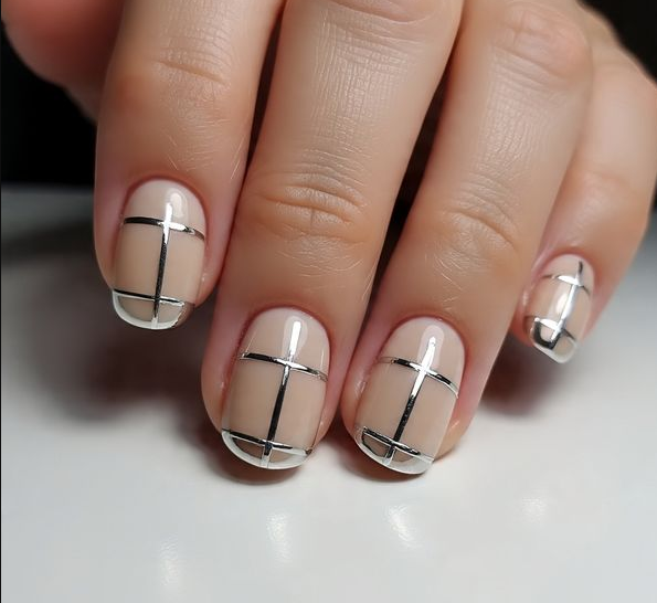 short chrome nails
