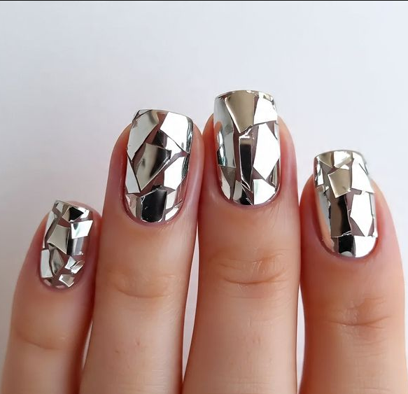 short chrome nails
