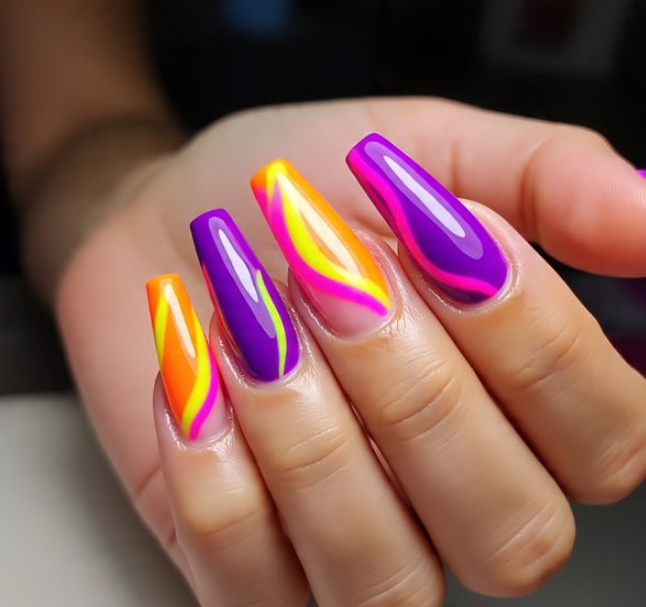 nail design with swirls