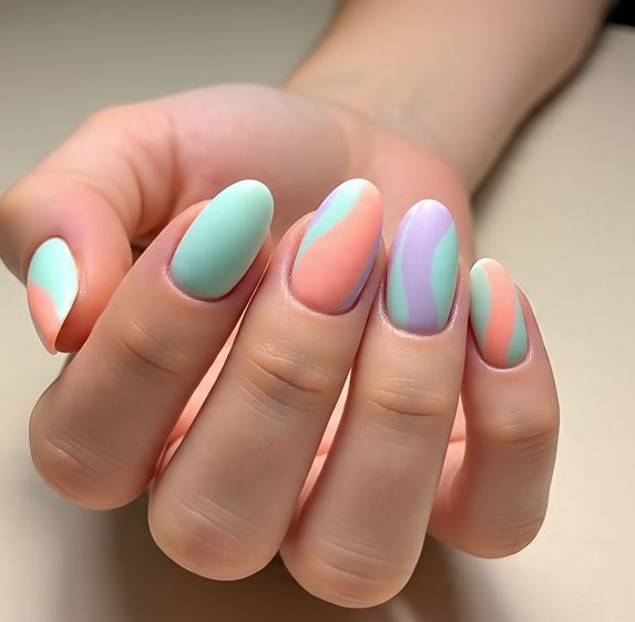 nail design with swirls