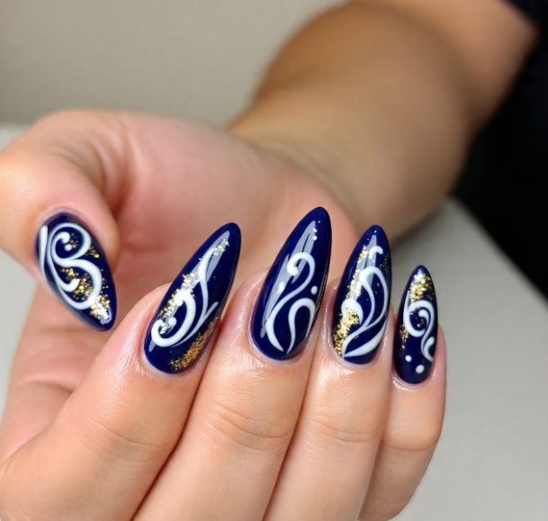 nail design with swirls