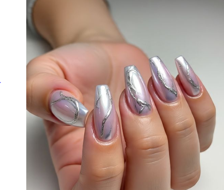 nail design with swirls