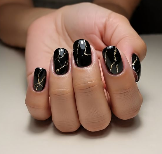 leo nails