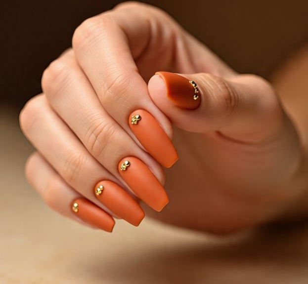 leo nails