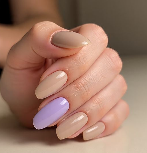 light purple nails with design