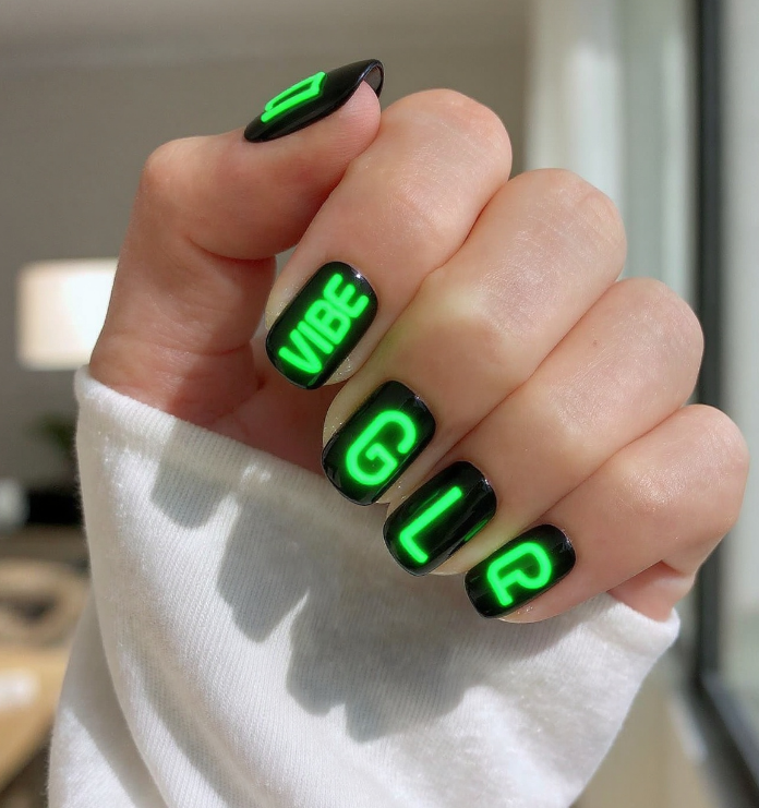 neon green nails