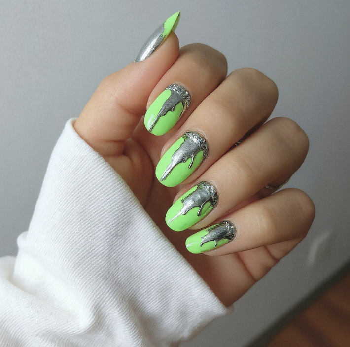 neon green nails