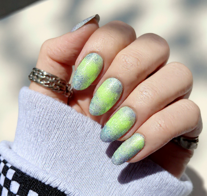 neon green nails