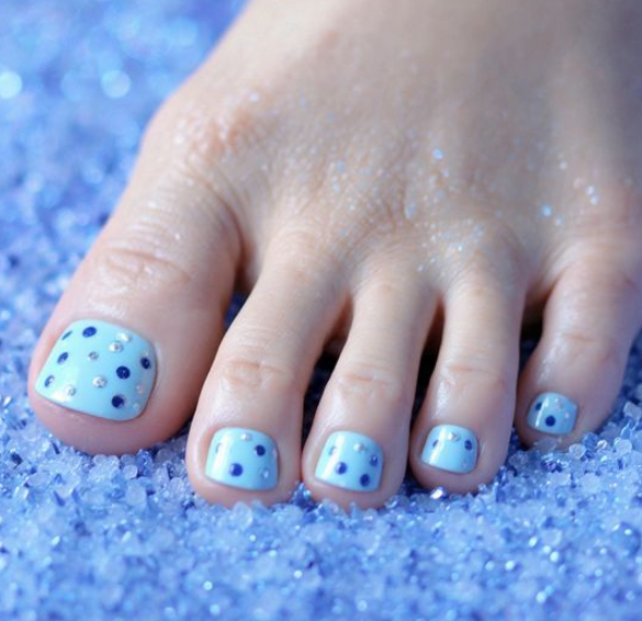 blue toe nail designs