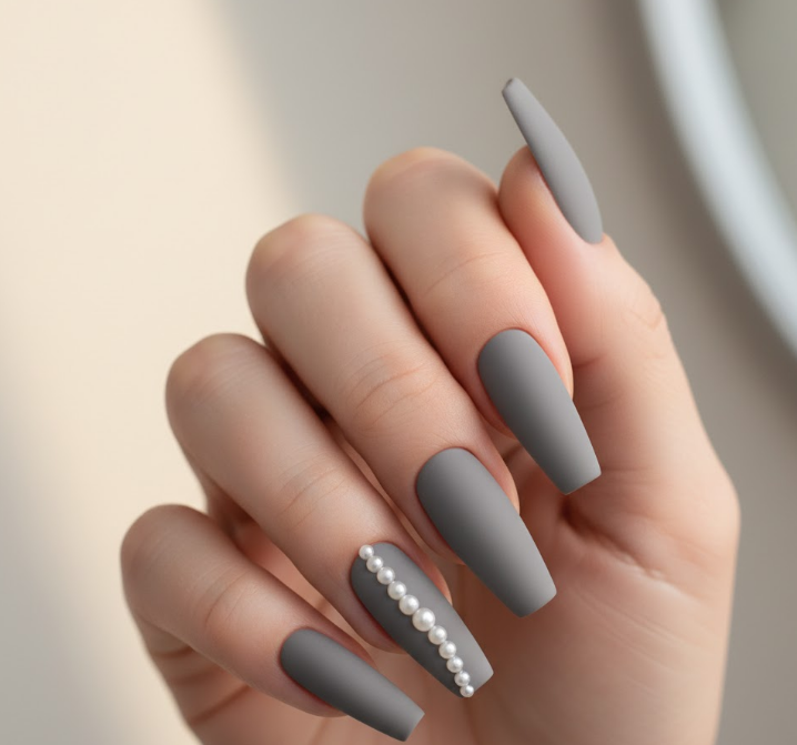 grey matte nails