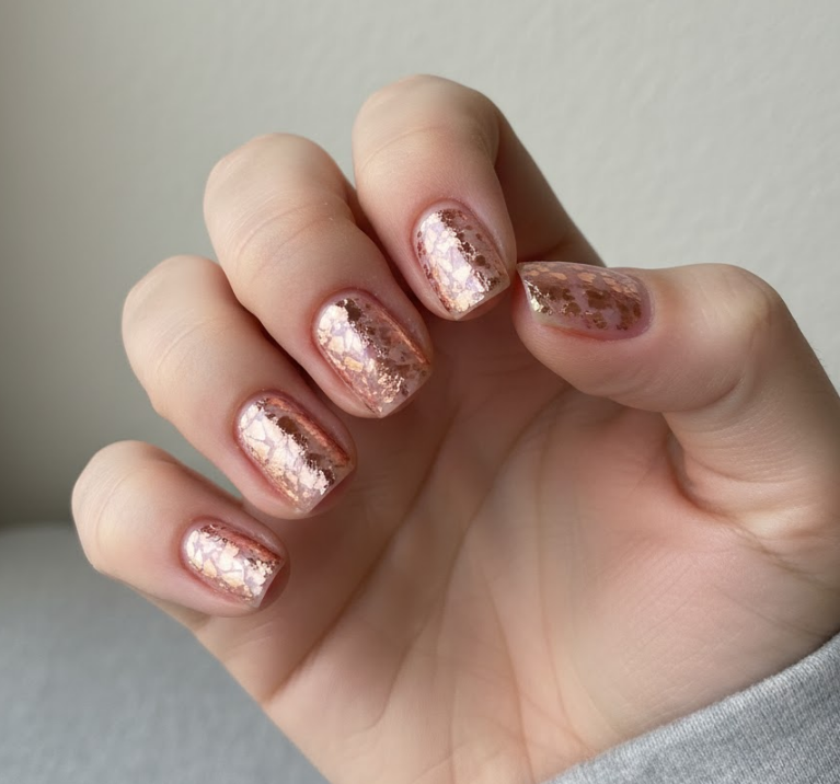 rose gold chrome nail