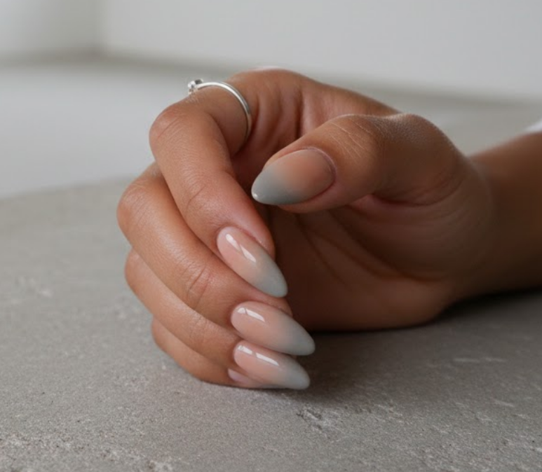 nude ombre nails