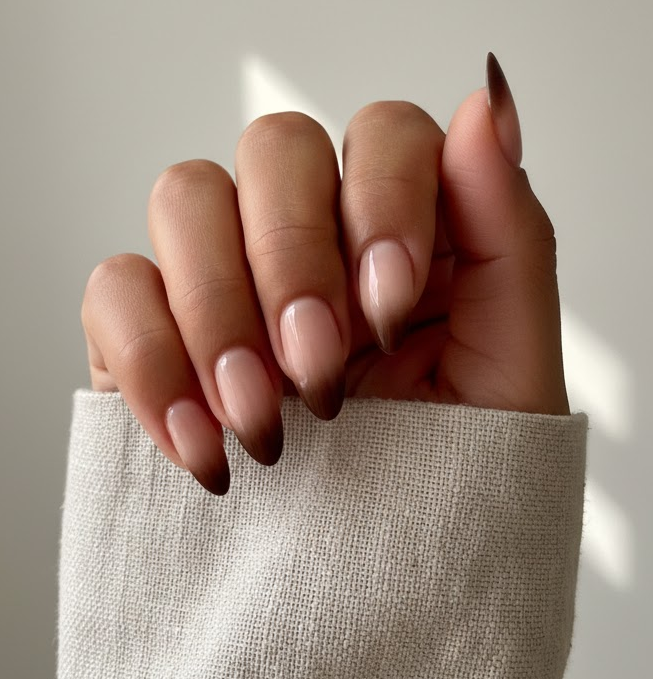 nude ombre nails