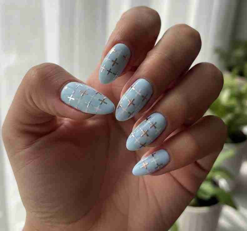 croos nails