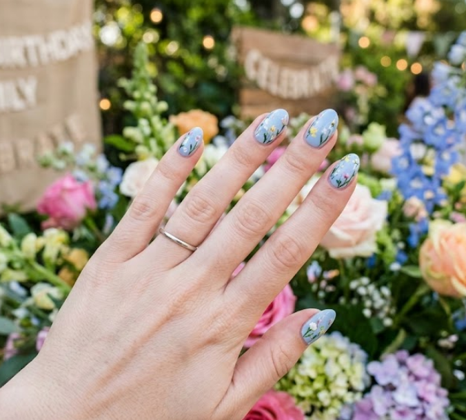 blue birthday nails