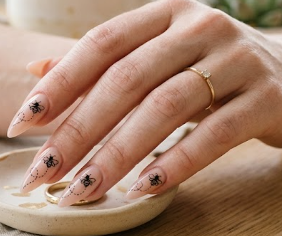 This design features Winnie the Pooh with simple bee trail lines, creating a minimal and modern aesthetic inspired by honey and bees.